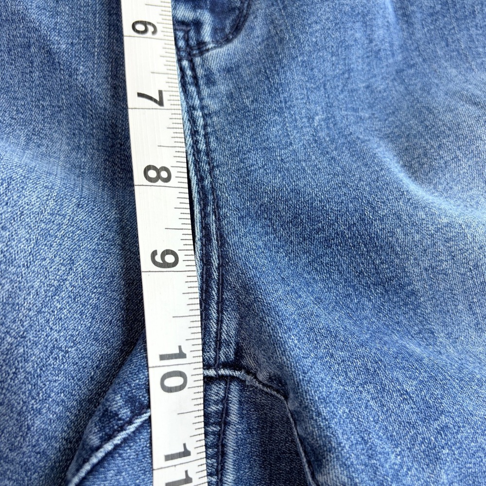 Chico's Embroidered Floral Straight Leg Jeans 1.5 Medium Wash Excellent - Picture 7 of 9
